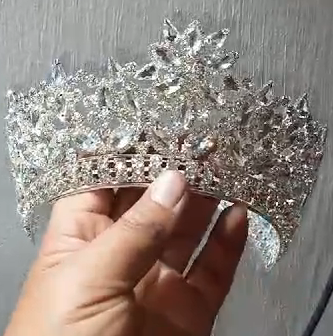 Elegant Silver Jeweled 15 Anos Quinceanera Crown