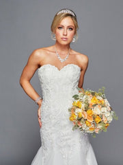 Stunning Strapless Sweetheart Neckline Mermaid Beaded Tulle Wedding Dress