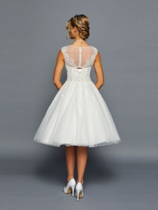Elegant A-Line Short Boat Neckline Cap Sleeves Beaded Lace Applique Wedding Dress