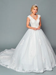 Exquisite Scalloped V-Neckline Chapel Train Wedding Dress
