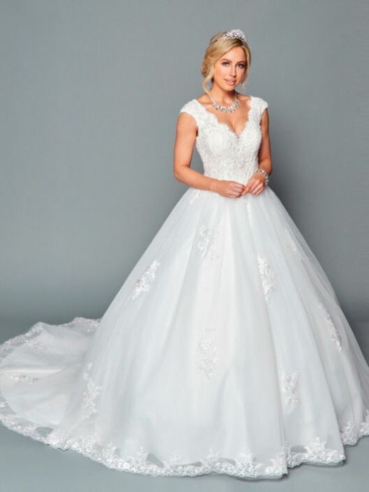 Exquisite Scalloped V-Neckline Chapel Train Wedding Dress